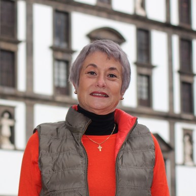 Qualified and Professional Guide; Tour Guide; Tourist Guide; Certified Tourism Guides, Official list of Tourism Information Professionals of the Autonomous Region of Madeira, in accordance with the ordinance nr 61/2017; visitmadeira.pt; SNATTI; Walking Tours, Cultural Tours, Sightseeing Tours; Bust Tours, Coach Tours, Best Tour Guides, Top Tour Guides, Madeira; Portugal